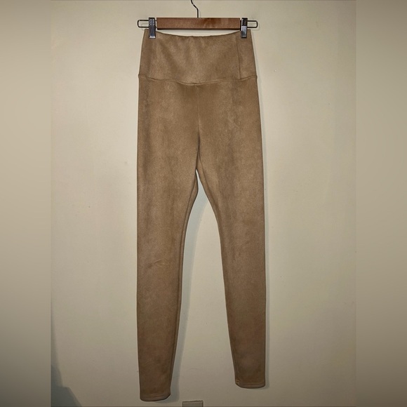 Wilfred Free- Aritzia Daria Pant Faux-suede leggings small - Picture 3 of 8